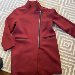 On Parle De Vous bordeaux coat